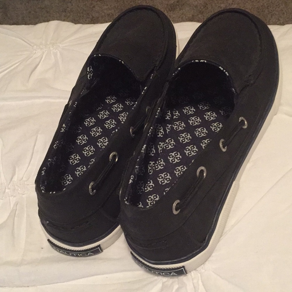 Nautica boys size 5 New shoes Navy blue